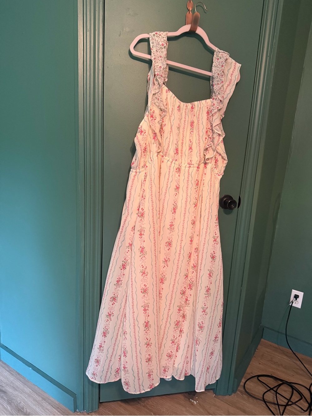 Torrid strawberry bow Cream Maxi Dress with Pink Floral Stripe nwt sz 3 - Picture 7 of 12